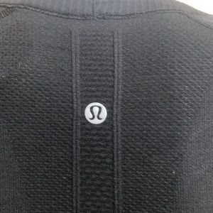 lululemon athletica Tops - Lululemon black & gray s/s run swiftly top sz 4 lululemon athletica Tops - Lululemon black & gray s/s run swiftly top sz 4